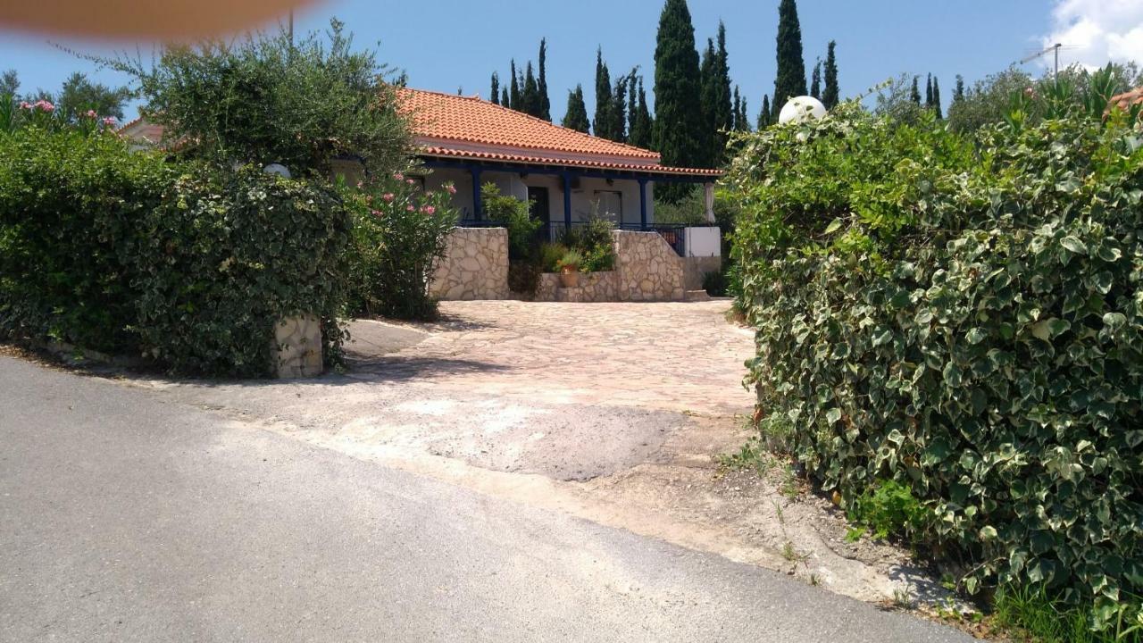 Takis Haikos House Two Minutes Walk To The Beach Peroulia Vounaria Ngoại thất bức ảnh