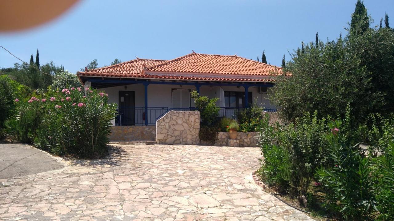 Takis Haikos House Two Minutes Walk To The Beach Peroulia Vounaria Ngoại thất bức ảnh